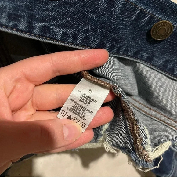 AEROPOSTALE Blue Distressed Denim Cropped Relaxed Fit Classic Jean Jacket sz M - Picture 5 of 8